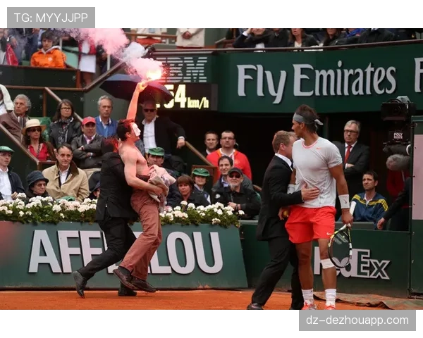 “球迷组织发起抗议，反对英超联赛将更多比赛移至海外举行”